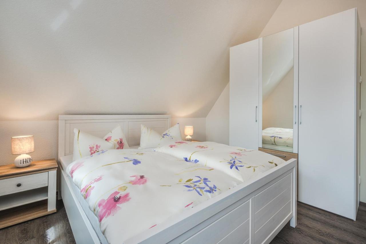 Reetdachhaus Am Haff Mit Sauna, Terrasse, Wlan Zirchow Exterior foto