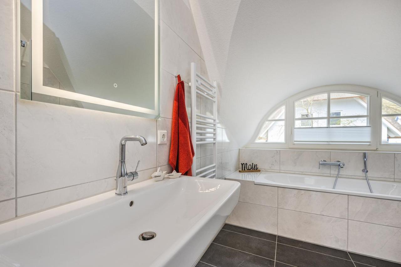 Reetdachhaus Am Haff Mit Sauna, Terrasse, Wlan Zirchow Exterior foto